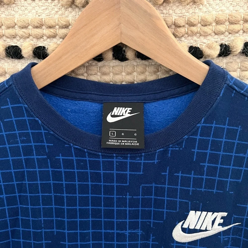 Nike Geometric Blue Crewneck Sweater with Pockets